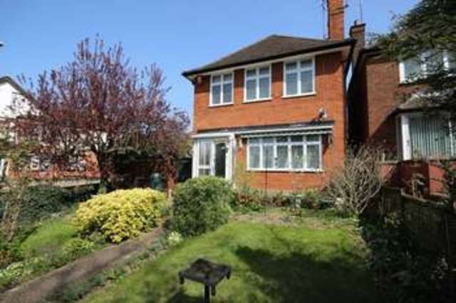  Image of 3 bedroom Detached house for sale in New Bedford Road Luton LU3 at New Bedford Road  Luton, LU3 1DE