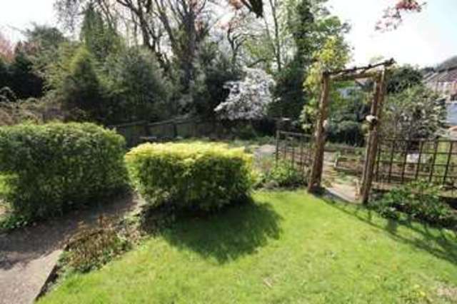  Image of 3 bedroom Detached house for sale in New Bedford Road Luton LU3 at New Bedford Road  Luton, LU3 1DE