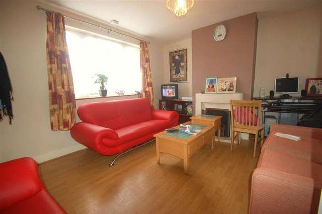  Image of 3 bedroom Terraced house to rent in New Close London SW19 at South Wimbledon, SW19 2SZ