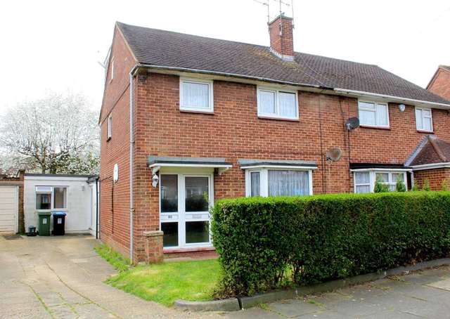  Image of 4 bedroom Semi-Detached house for sale in New Park Drive Hemel Hempstead Industrial Estate Hemel Hempstead HP2 at New Park Drive  Hemel Hempstead, HP2 4QL