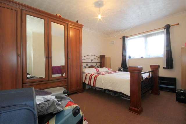  Image of 4 bedroom Semi-Detached house for sale in New Park Drive Hemel Hempstead Industrial Estate Hemel Hempstead HP2 at New Park Drive  Hemel Hempstead, HP2 4QL