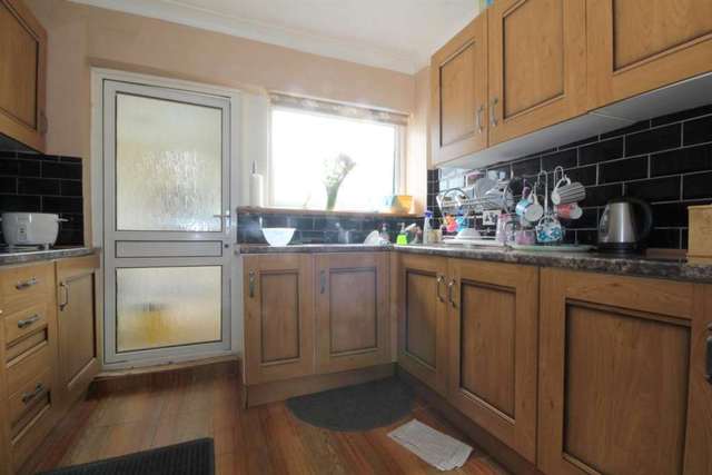  Image of 4 bedroom Semi-Detached house for sale in New Park Drive Hemel Hempstead Industrial Estate Hemel Hempstead HP2 at New Park Drive  Hemel Hempstead, HP2 4QL