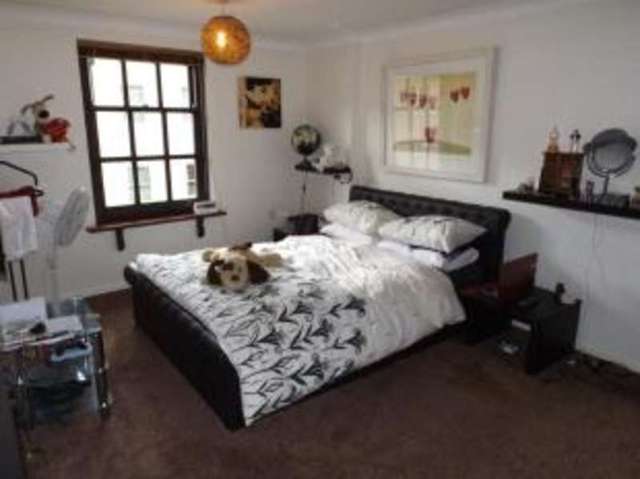  Image of 2 bedroom Flat for sale in New Walk Totnes TQ9 at New Walk Totnes Totnes, TQ9 5YY