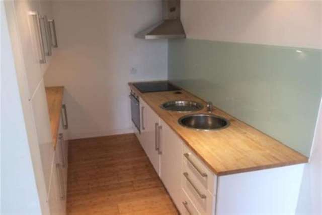  Image of 1 bedroom Property to rent in Cross York Street Leeds LS2 at Leeds, LS2 7EE