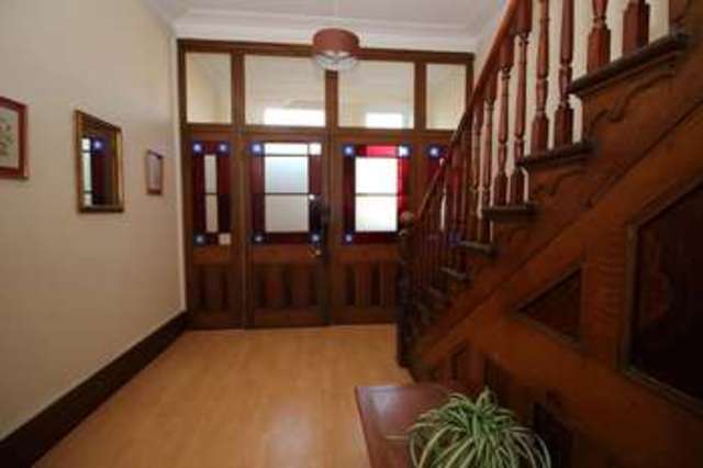  Image of 2 bedroom Flat to rent in Newbridge Hill Lower Weston Bath BA1 at Bath BA1 3PX Bath, BA1 3PX