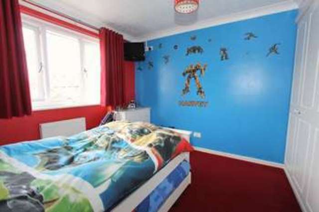  Image of 3 bedroom Terraced house for sale in Newtondale Sutton-on-Hull Hull HU7 at Newtondale  Hull, HU7 4BQ