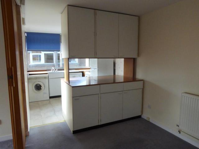  Image of 3 bedroom Flat to rent in Dirleton Drive Shawlands Glasgow G41 at Shawlands Glasgow Glasgow, G41 3BG