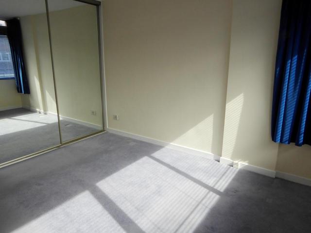  Image of 3 bedroom Flat to rent in Dirleton Drive Shawlands Glasgow G41 at Shawlands Glasgow Glasgow, G41 3BG