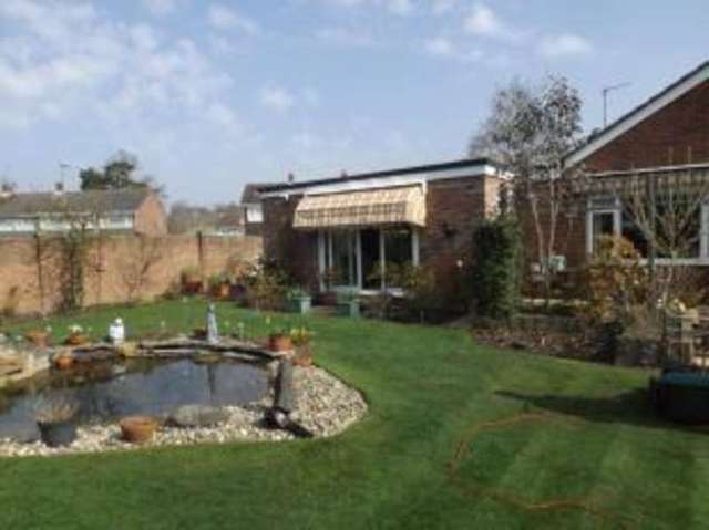  Image of 3 bedroom Bungalow for sale in Cedar Crescent North Baddesley Southampton SO52 at North Baddesley Southampton North Baddesley, SO52 9FT