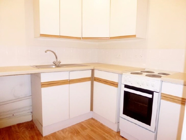  Image of 1 bedroom Flat to rent in London Road Portsmouth PO2 at North End Portsmouth North End, PO2 9JE