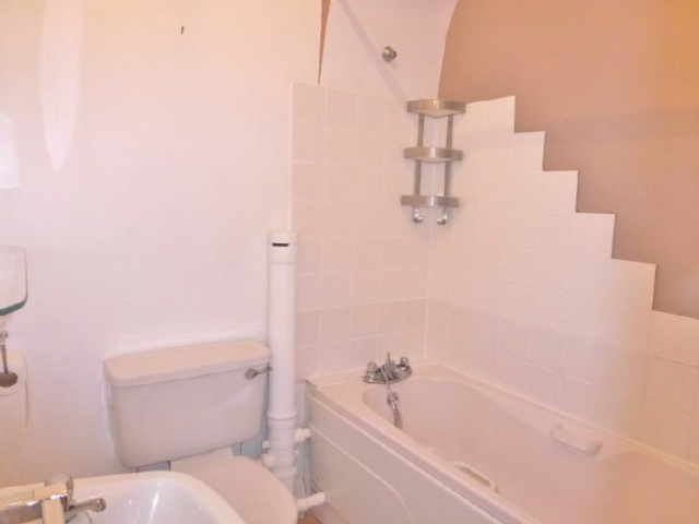  Image of 1 bedroom Flat to rent in London Road Portsmouth PO2 at North End Portsmouth North End, PO2 9JE