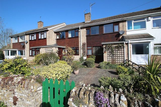  Image of 3 bedroom Terraced house for sale in Park Road North Leigh Witney OX29 at Park Road  North Leigh, OX29 6SB
