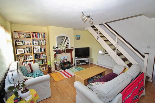  Image of 3 bedroom Terraced house for sale in Park Road North Leigh Witney OX29 at Park Road  North Leigh, OX29 6SB