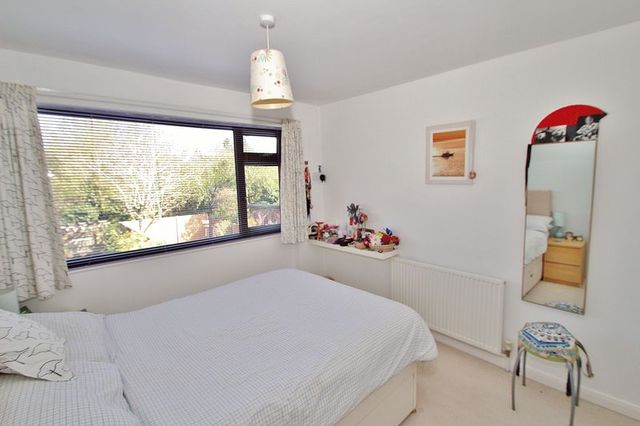  Image of 3 bedroom Terraced house for sale in Park Road North Leigh Witney OX29 at Park Road  North Leigh, OX29 6SB
