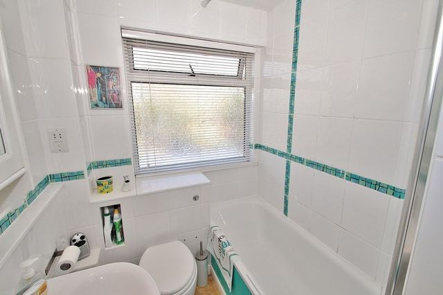  Image of 3 bedroom Terraced house for sale in Park Road North Leigh Witney OX29 at Park Road  North Leigh, OX29 6SB