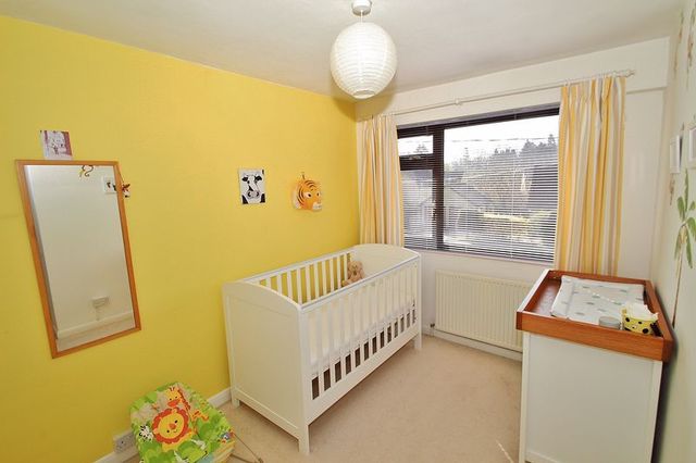  Image of 3 bedroom Terraced house for sale in Park Road North Leigh Witney OX29 at Park Road  North Leigh, OX29 6SB