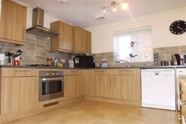  Image of 3 bedroom Detached house to rent in Dyson Road Blunsdon Swindon SN25 at Swindon, SN25 2PH