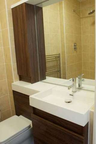  Image of 1 bedroom Property to rent in Northumberland Street Huddersfield HD1 at Cluster Northumberland Street  Huddersfield, HD1 1RL