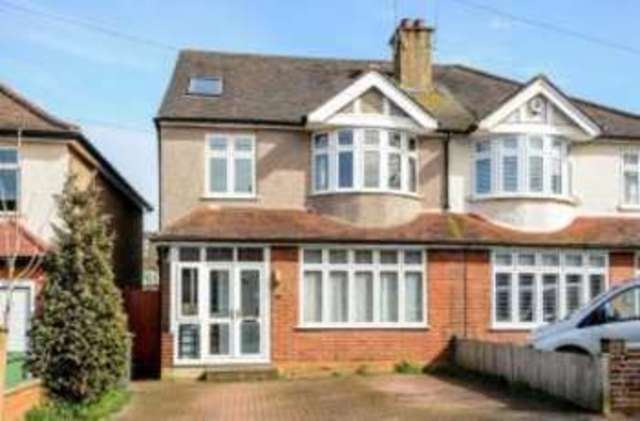  Image of 4 bedroom Semi-Detached house for sale in Oak Grove West Wickham BR4 at West Wickham Kent West Wickham, BR4 0QP