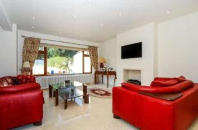  Image of 3 bedroom Detached house for sale in Oakleigh Park South London N20 at Oakleigh Park  Oakleigh Park, N20 9JL