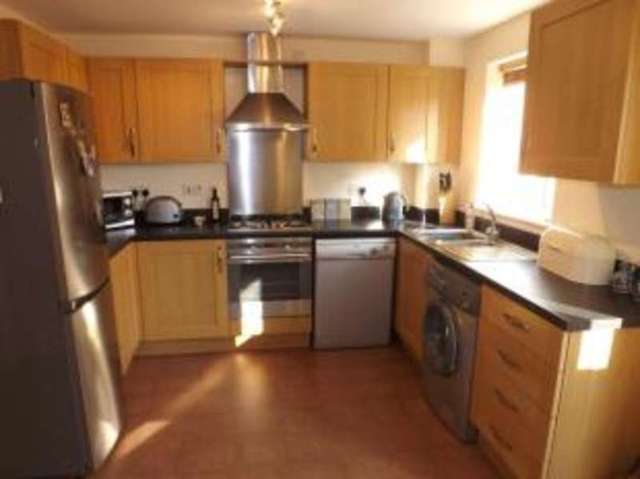  Image of 3 bedroom Town House for sale in Oaktree Close Sutton-in-Ashfield NG17 at Sutton-in-Ashfield Nottinghamshire Sutton in Ashfield, NG17 5LJ