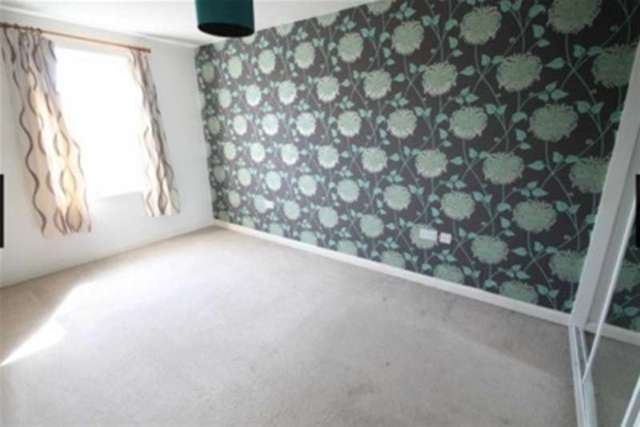  Image of 2 bedroom Flat to rent in Kenway Southend-on-Sea SS2 at Southend-on-Sea, SS2 5DZ