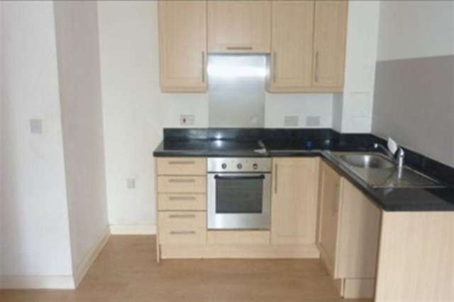  Image of 2 bedroom Flat to rent in Kenway Southend-on-Sea SS2 at Southend-on-Sea, SS2 5DZ