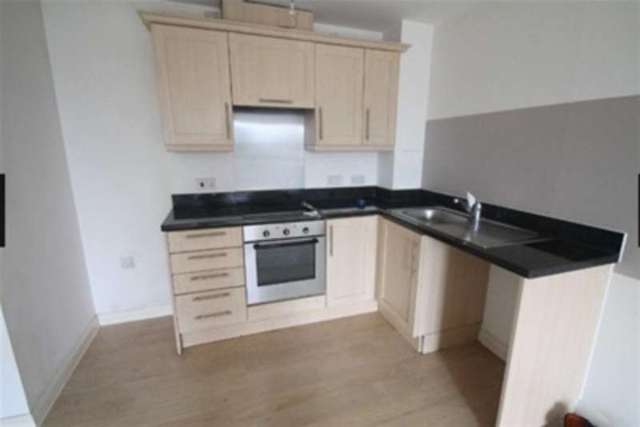 Image of 2 bedroom Flat to rent in Kenway Southend-on-Sea SS2 at Southend-on-Sea, SS2 5DZ