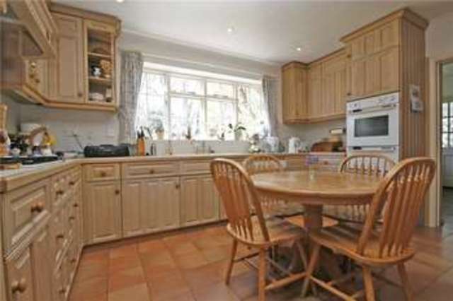  Image of 5 bedroom Detached house for sale in Old Avenue West Byfleet KT14 at West Byfleet Surrey West Byfleet, KT14 6AD