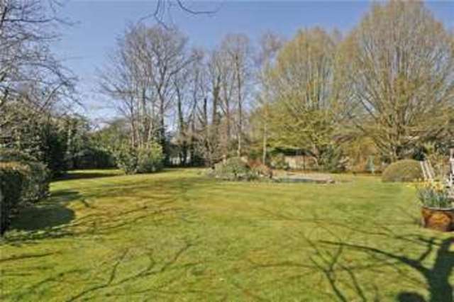  Image of 5 bedroom Detached house for sale in Old Avenue West Byfleet KT14 at West Byfleet Surrey West Byfleet, KT14 6AD