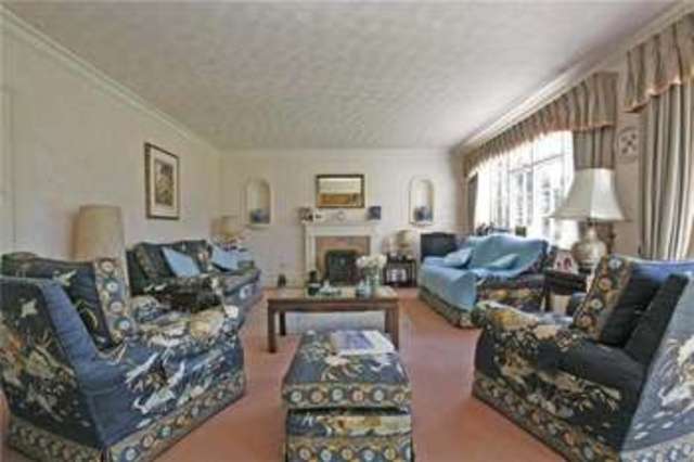  Image of 5 bedroom Detached house for sale in Old Avenue West Byfleet KT14 at West Byfleet Surrey West Byfleet, KT14 6AD