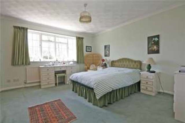  Image of 5 bedroom Detached house for sale in Old Avenue West Byfleet KT14 at West Byfleet Surrey West Byfleet, KT14 6AD