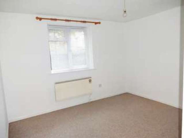  Image of 2 bedroom Flat to rent in George Street Glastonbury BA6 at George Street  Glastonbury, BA6 9LT