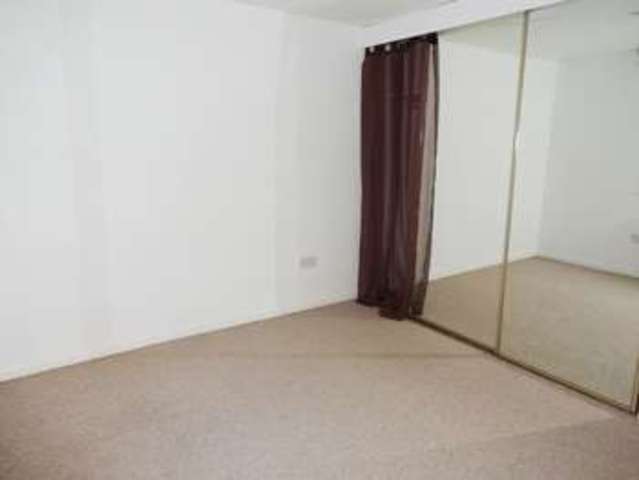  Image of 2 bedroom Flat to rent in George Street Glastonbury BA6 at George Street  Glastonbury, BA6 9LT