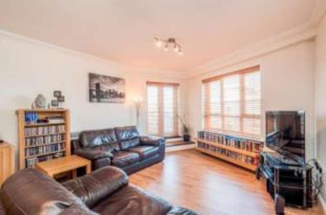  Image of 2 bedroom Flat for sale in The Gateway Watford WD18 at The Gateway Watford Watford, WD18 7HG