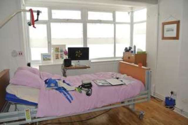  Image of 1 bedroom Flat for sale in Boundary Road Worthing BN11 at Boundary Road  Worthing, BN11 4LL