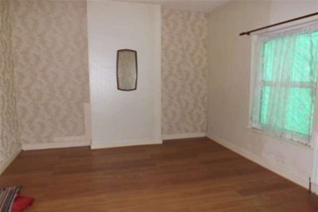  Image of 3 bedroom Detached house to rent in Oxford Road Acocks Green Birmingham B27 at Birmingham, B27 6DR