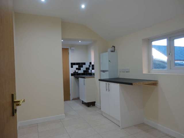  Image of 1 bedroom Flat to rent in Oxford Road Reading RG30 at Oxford Road  Reading, RG30 1HA