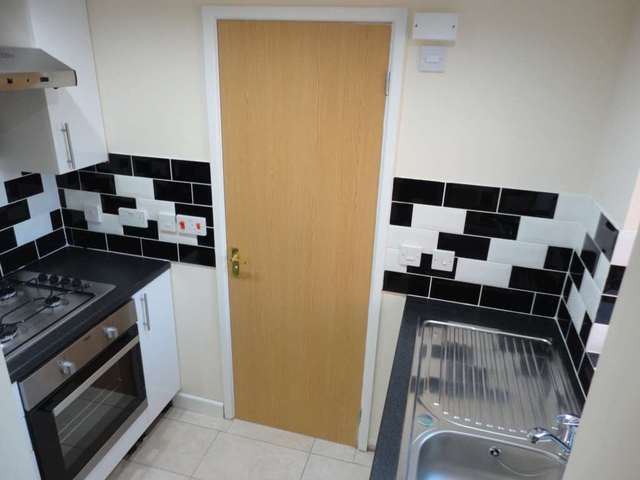  Image of 1 bedroom Flat to rent in Oxford Road Reading RG30 at Oxford Road  Reading, RG30 1HA