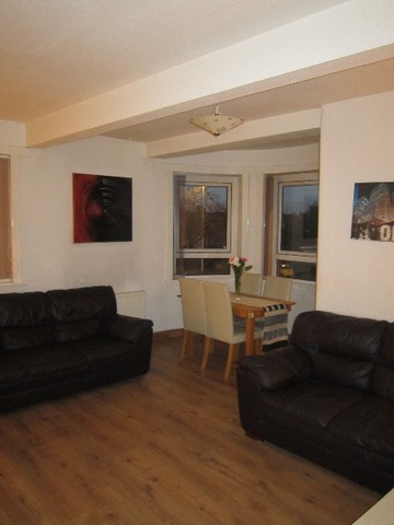  Image of 2 bedroom Flat to rent in Paisley Road Renfrew PA4 at Renfrew Renfrewshire Renfrewshire, PA4 8AA