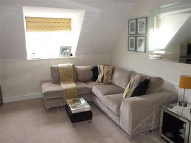  Image of 2 bedroom Apartment to rent in Palmerstone Road Earley Reading RG6 at Palmerstone Road Reading Reading, RG6 1JB