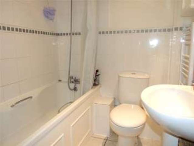  Image of 2 bedroom Apartment to rent in Palmerstone Road Earley Reading RG6 at Palmerstone Road Reading Reading, RG6 1JB
