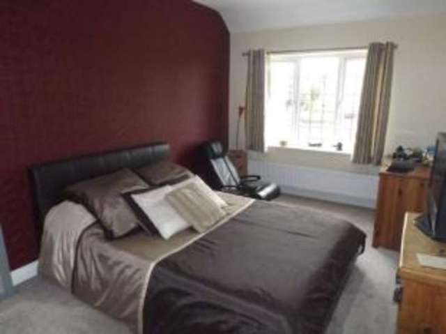  Image of 4 bedroom Detached house for sale in Papplewick Lane Hucknall Nottingham NG15 at Hucknall Nottingham Papplewick, NG15 8EG