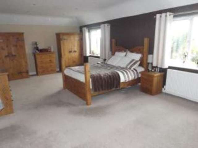  Image of 4 bedroom Detached house for sale in Papplewick Lane Hucknall Nottingham NG15 at Hucknall Nottingham Papplewick, NG15 8EG