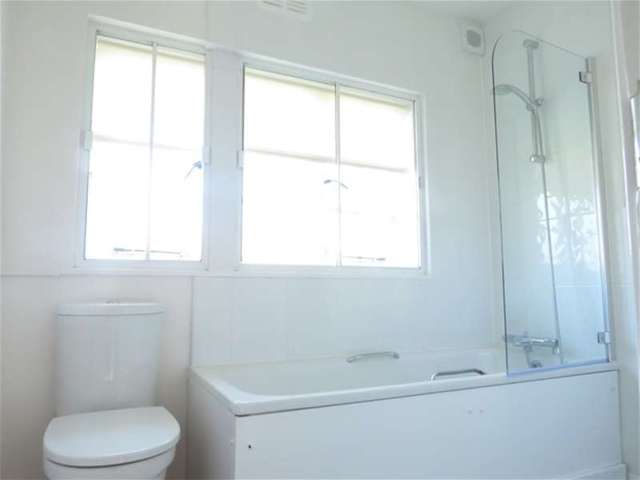  Image of 3 bedroom Detached house to rent in Park Hall Road London SE21 at West Dulwich, SE21 8ES
