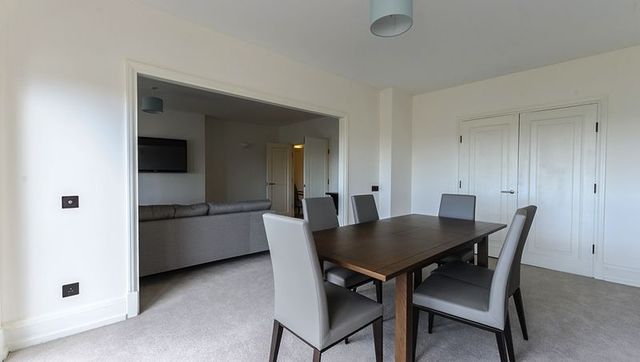  Image of 4 bedroom Flat to rent in Park Road London NW8 at Park Road Array Lisson Grove, NW8 7HY