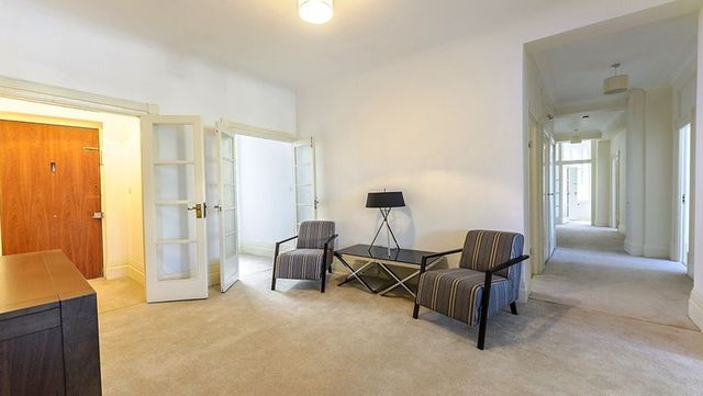  Image of 5 bedroom Flat to rent in Park Road London NW8 at Park Road Array Lisson Grove, NW8 7HY