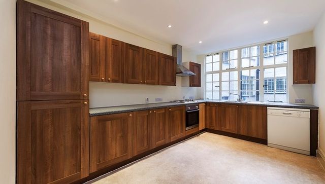  Image of 4 bedroom Flat to rent in Park Road London NW8 at Park Road Array Lisson Grove, NW8 7HY