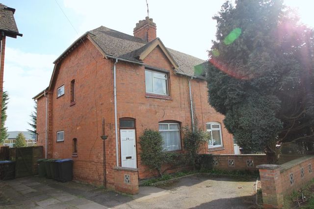  Image of 3 bedroom Semi-Detached house for sale in Park Road Stratford-upon-Avon CV37 at Park Road  Stratford-upon-Avon, CV37 0AT