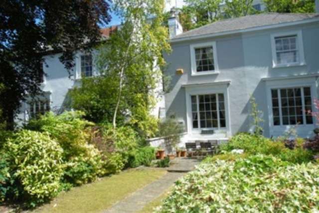  Image of 2 bedroom Semi-Detached house to rent in Park Valley Nottingham NG7 at Nottingham, NG7 1BQ